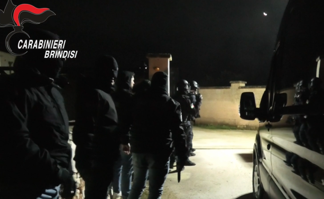 Blitz della Dda tra Brindisi e Lecce: decapitate le frange mesagnesi e torresi della Scu, 14 in carcere TUTTI I NOMI