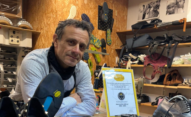 &laquo;Basta, mollo tutto e faccio il calzolaio&raquo;: Mimmo Intini, artigiano barese contro lo stress