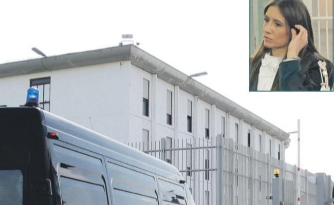 Taranto, fermata in carcere con un chilo di droga: aveva tentato di introdurre hashish e cocaina nascoste nelle parti intime