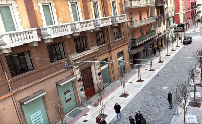 Bari, in via Argiro &egrave; alta tensione. La rabbia dei commercianti: &laquo;Siamo pronti alle vie legali&raquo;