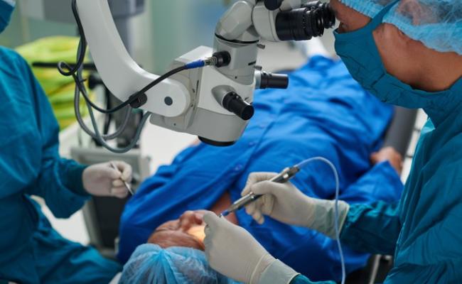 Mesagne, i medici oculisti vanno a un congresso e la sala operatoria chiude: l'Asl Brindisi apre un dossier