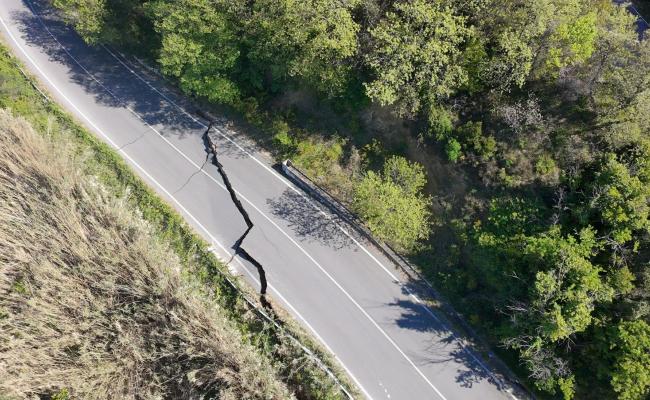 Chiusa A14 e linea ferroviaria Bari-Pescara interrotta: si risveglia frana storica in Molise, a Petacciato