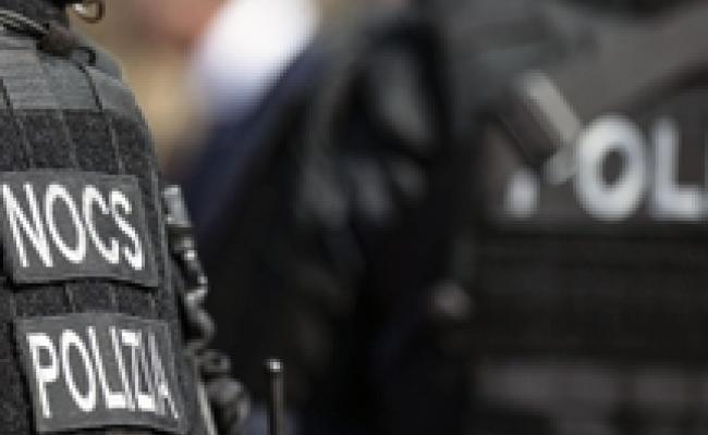 Sventato assalto a portavalori sull&rsquo;Autostrada del Sole: 12 fermati, ferito un poliziotto