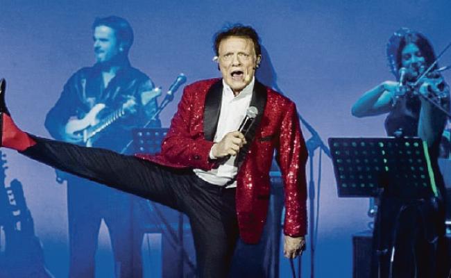 Massimo Ranieri e il volo di una vita. Accanto a lui la materana Pinto