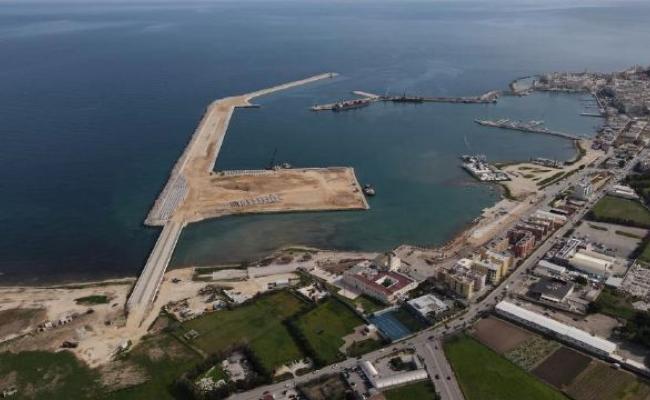 Lo scandalo del porto di Molfetta: &laquo;Lavori con materiali scadenti&raquo;