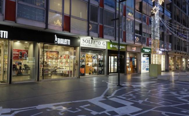 Bari, grandi marchi e moda low cost sfrattano i negozi storici da via Sparano