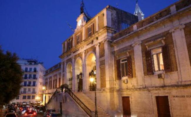 Il Comune di Andria non paga il suo avvocato e in Tribunale la parcella raddoppia