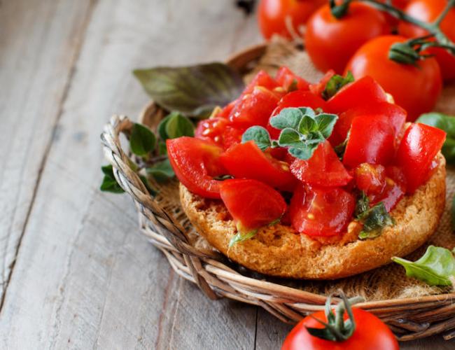 Ecco a voi la &laquo;Frisa&raquo;, simbolo inconfondibile dell'estate pugliese