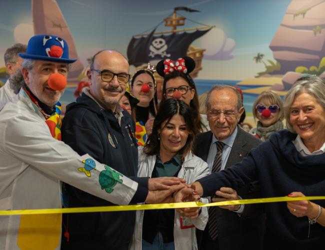 Bari, inaugurata la nuova sala d&rsquo;attesa pediatrica del &laquo;Giovanni XXIII&raquo;: colori e fantasia grazie ai fondi della Pigiama Run