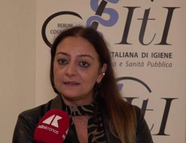 Vaccini, igienista Calabrò: "Anti-Rsv investimento di salute pubblica e arma contro antibiotico-resistenza"