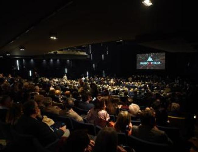 Solidarietà e spettacolo, 1.500 manager a teatro a sostegno associazioni Milano