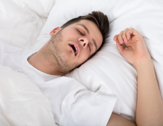 A pancia in su o girato su un lato? La miglior posizione per dormire