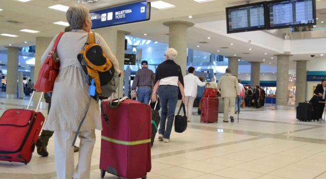 Coronavirus in Puglia, obbligo di quarantena per chi rientra da Grecia, Malta e Spagna: l’ordinanza