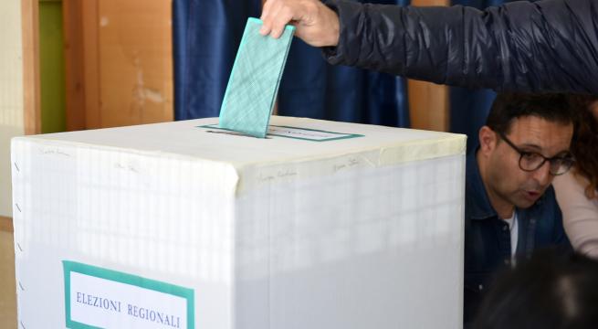 Regionali Puglia, le regole anti-Covid al seggio: distanza, matite sanificate, mascherine