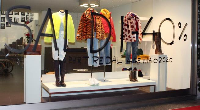 Ripartono i saldi di met&agrave; stagione: cosa faresti per cambiare le regole?