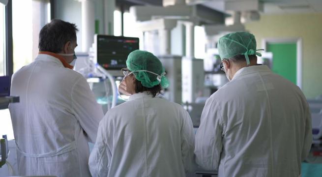 Coronavirus Puglia, Regione rimodula piano emergenza ipotizzando 3500 contagi. Emiliano: «Speriamo non si verifichi mai»