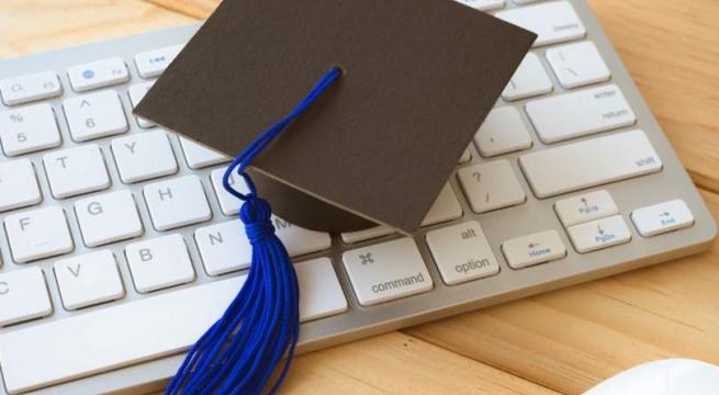 Regione Puglia, un Premio per chi si è laureato in lockdown: a settembre «Smart Graduation day»