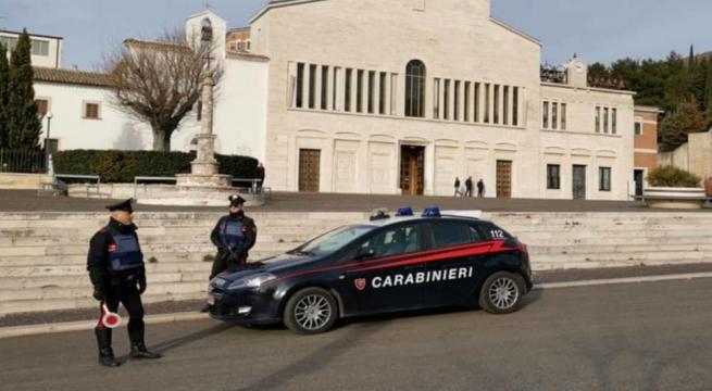 San Giovanni Rotondo, ruba una borsa in un bar a due passi dal santuario: arrestato