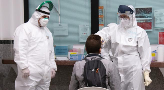 Puglia, Asl: «In arrivo quasi 87mila test sierologici per prof e personale scolastico»