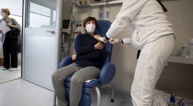 Vaccini: da domani in Puglia prenotazioni anche per under 50