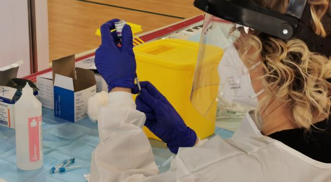 Vaccini Covid, domani in Puglia tocca agli over 80: sono 160mila i prenotati