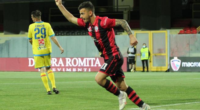 Il Foggia si butta via, Catania rimonta due gol: finisce in pari