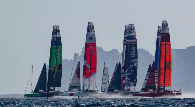 SailGp Taranto: testa a testa tra Usa e Japan Team. Emiliano: &laquo;Futuro nuovo fatto di mare&raquo;