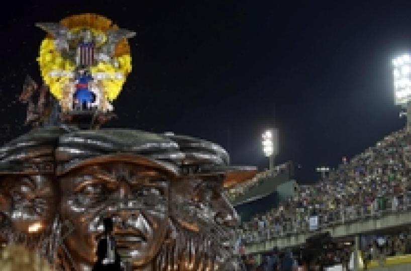 Altro incidente Carnevale Rio, 12 feriti