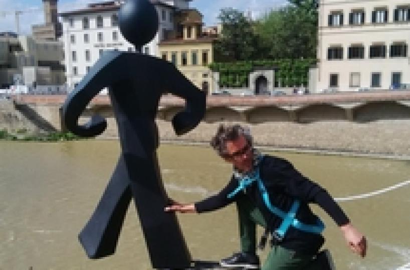 Opera Clet via da ponte Grazie a Firenze