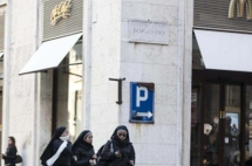 Roma,apre nuovo McDonald's a Borgo Pio, accanto al Vaticano