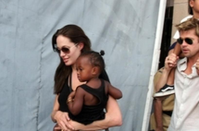 Pitt-Jolie, i 6 figli per ora con mamma