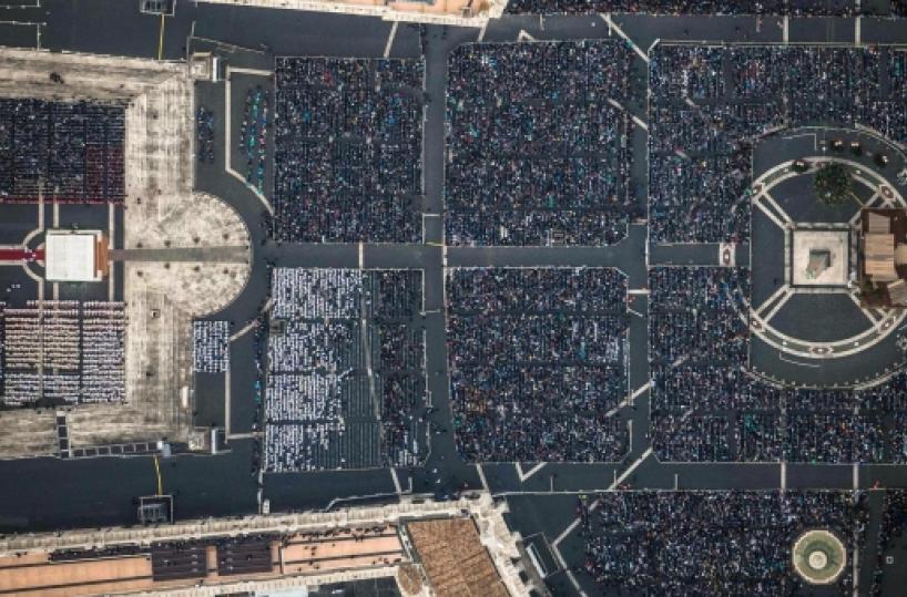 Dal sito della Polizia di Statole foto aeree della cerimonia