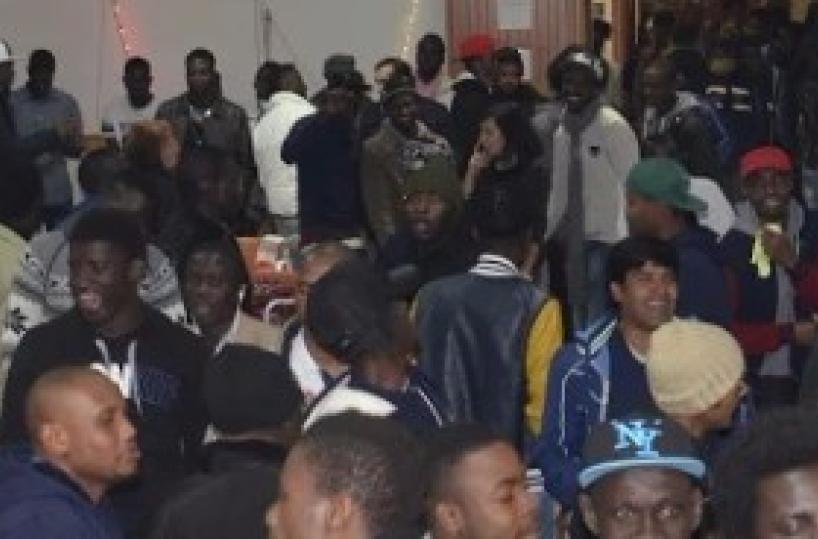 Espulsi da centro accoglienza migranti protestano a Taranto