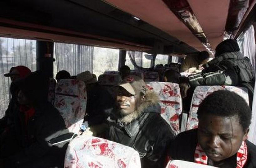 Migranti: in cento via da Gorizia verso Campania e Puglia