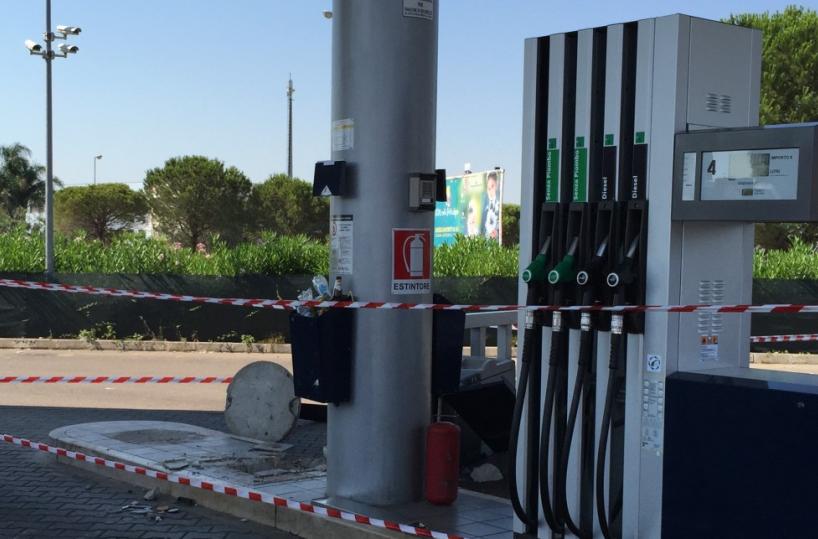 sradicate colonnine self service benzina