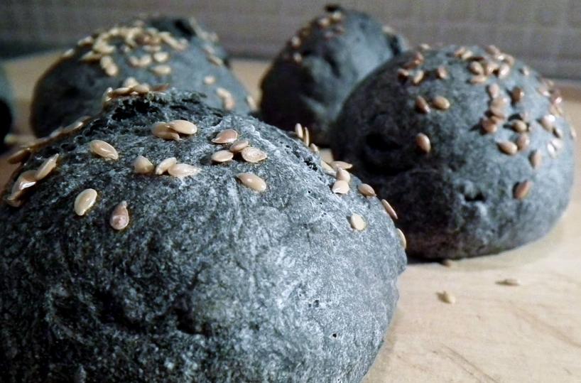 pane nero, carbone vegetale