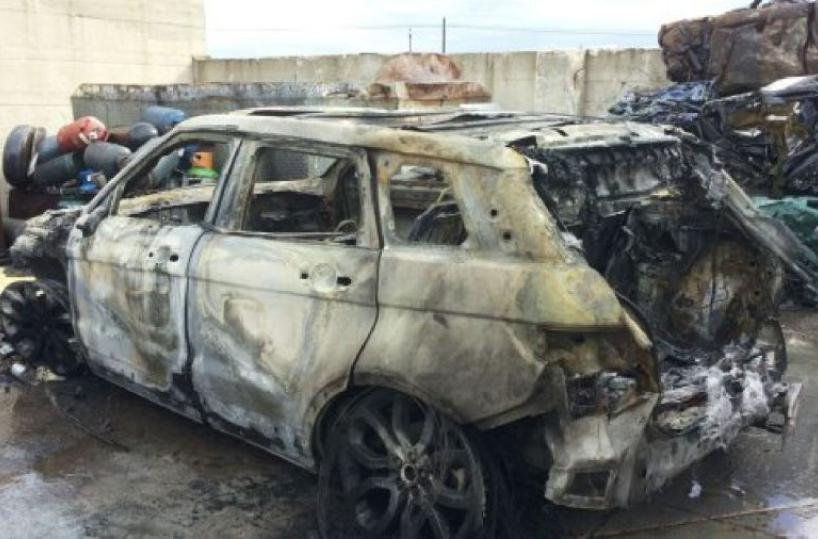 auto Perrini incendiata