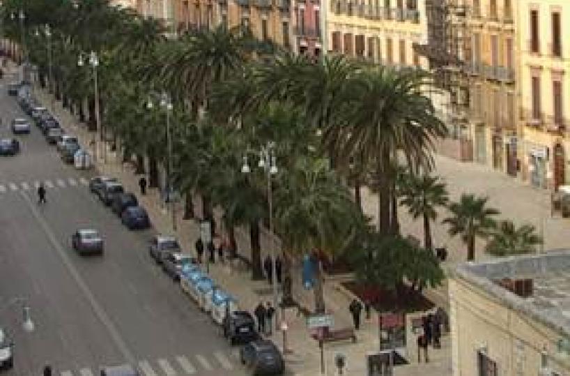 Bari, così la malavita piazza vino rubato nei locali della movida