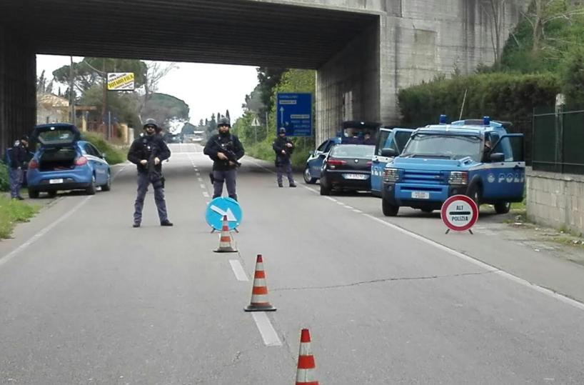 POSTO BLOCCO POLIZIA LECCE