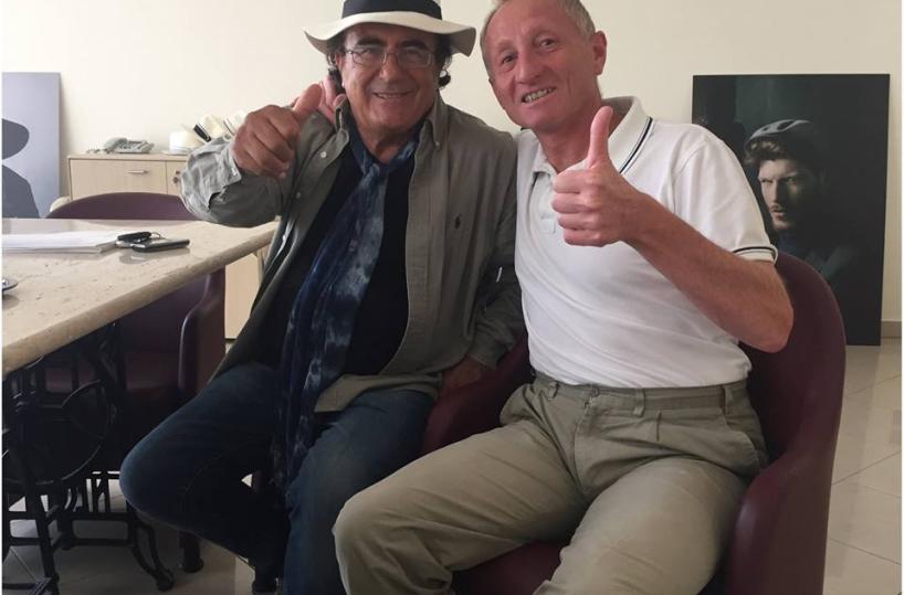 Noi, i signori del cappellovestiamo Spielberg e il Papa