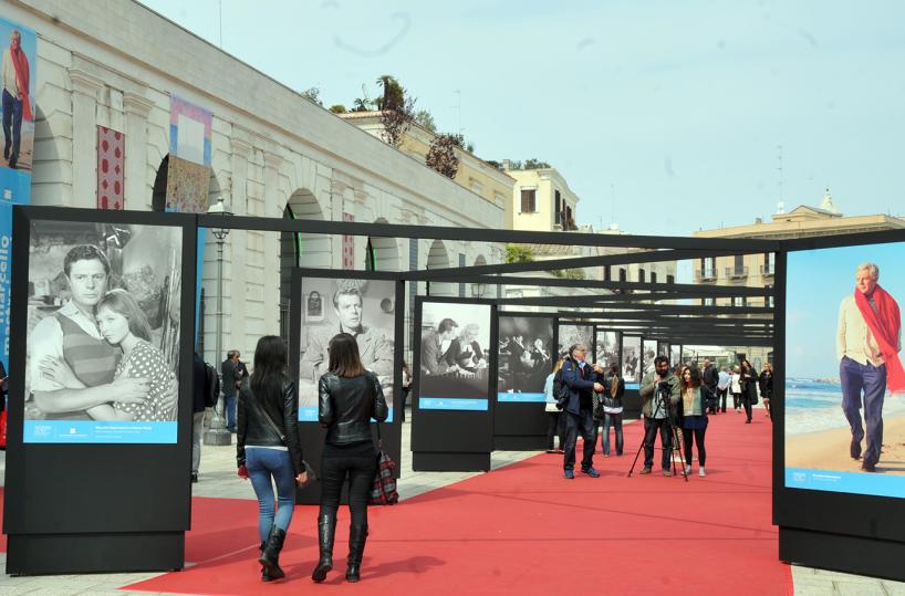 Bari, il Bif&st apre tra le risate Laudadio: come piaceva a Scola