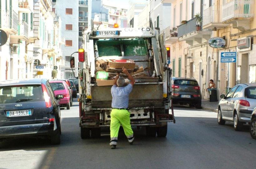 Rifiuti, ditta verso fallimentoraccolta a rischio in 30 comuni