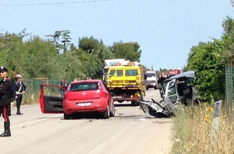 Schianto a Biscegliedue morti, un ferito