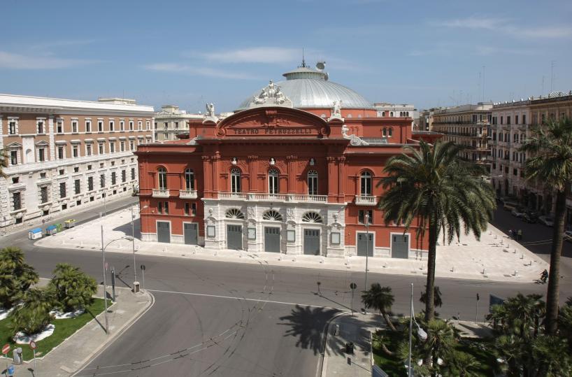 Teatro Petruzzelli, Bari