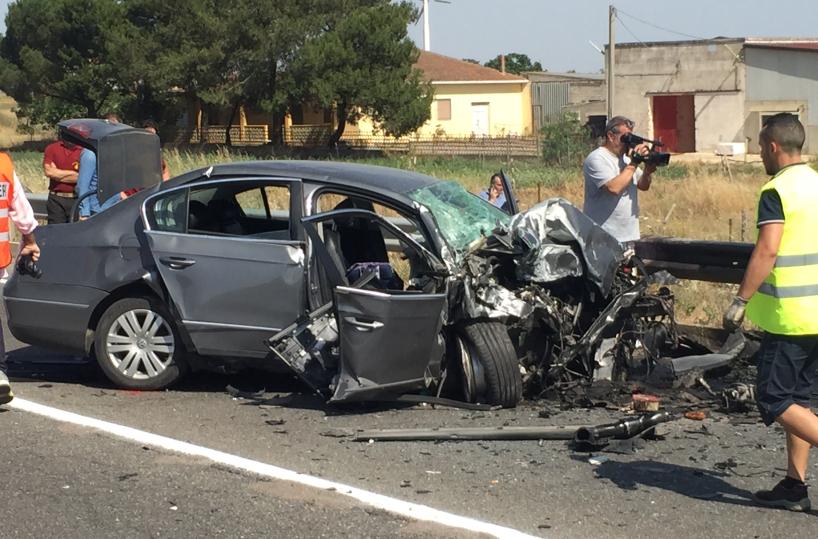Incidente, camion investe  di coppia anziani: un morto