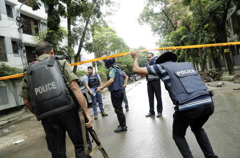 Finito attacco Is a Dacca, uccisi 6 terroristi, 5 morti tra i turistiNessuna notizia degli i italiani