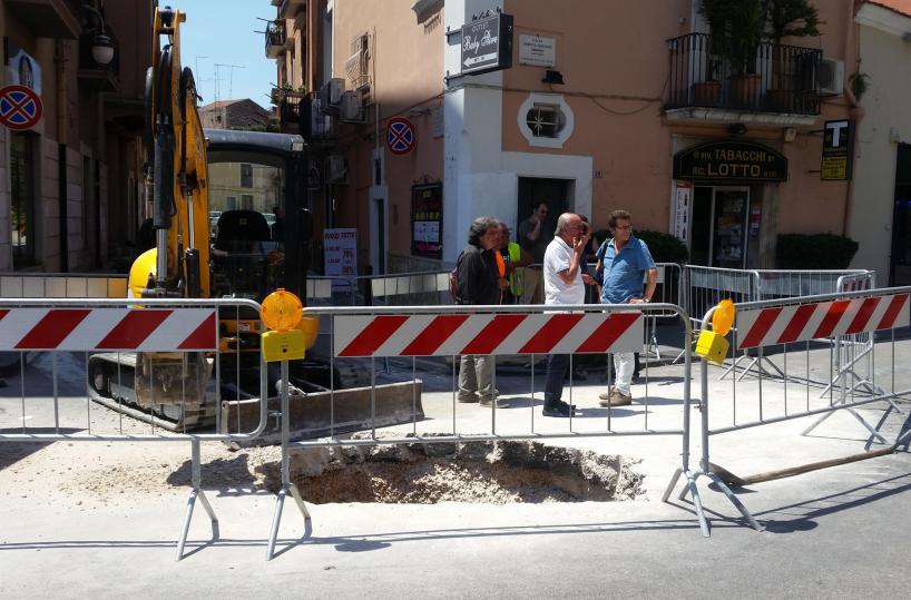 Cede la strada, scopertotunnel per svaligiare banca