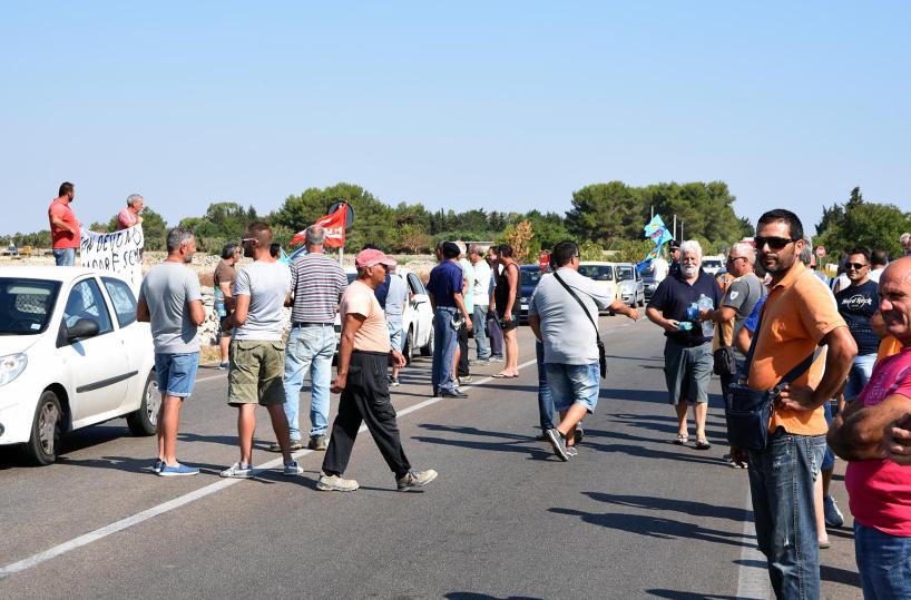 manifestazione operai a Scorrano