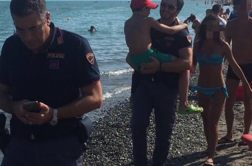 Bimbo si perde in spiaggiaritrovato dopo un'ora