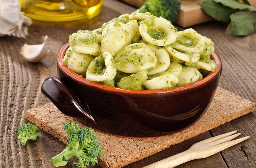 Sono le «Cime di rapa» il migliore street food: in Puglia e non solo 